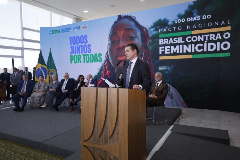 De acordo com o presidente da Casa, o combate ao feminicídio está ainda mais forte, sobretudo com o monitoramento eletrônico de agressores - Foto: Reprodução