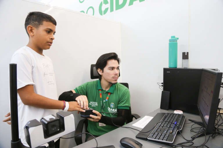 Fortaleza e interior recebem atendimentos itinerantes do Caminhão do Cidadão