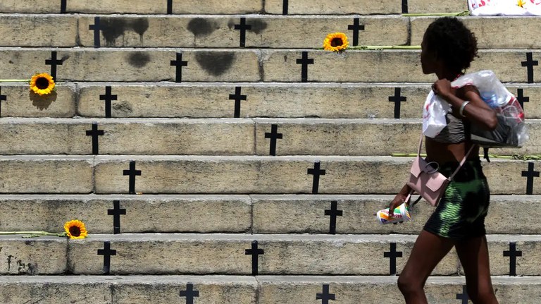 Brasil registra mais de 46 mil assassinatos de mulheres em 11 anos