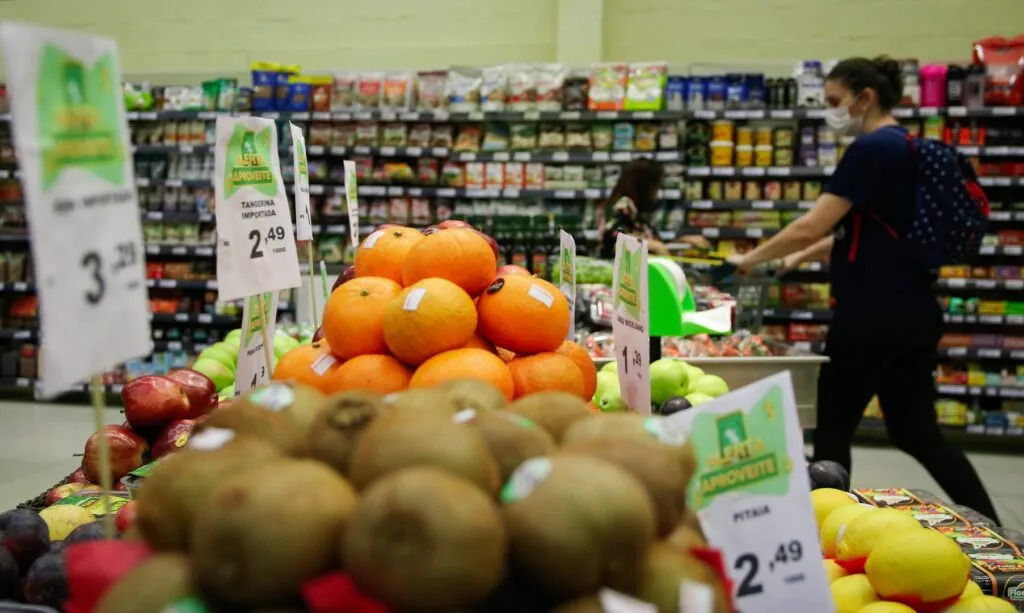 Preço da cesta básica chega a R$ 767,67 em Fortaleza