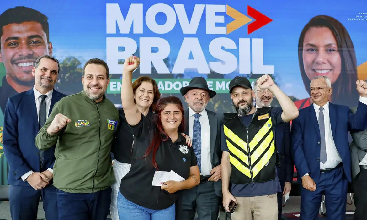 Governo cria financiamento para entregadores e motoristas de aplicativo