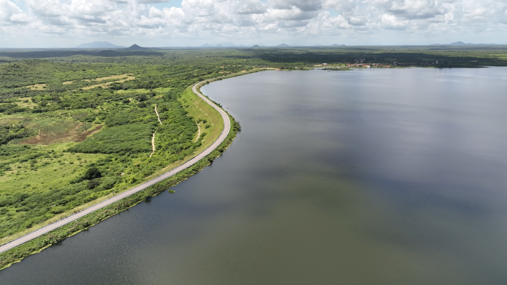 Construído em 1958, o Açude Araras tem desempenhado um importante papel de apoio às principais atividades econômicas do Vale do Acaraú - (Foto: Cogerh)