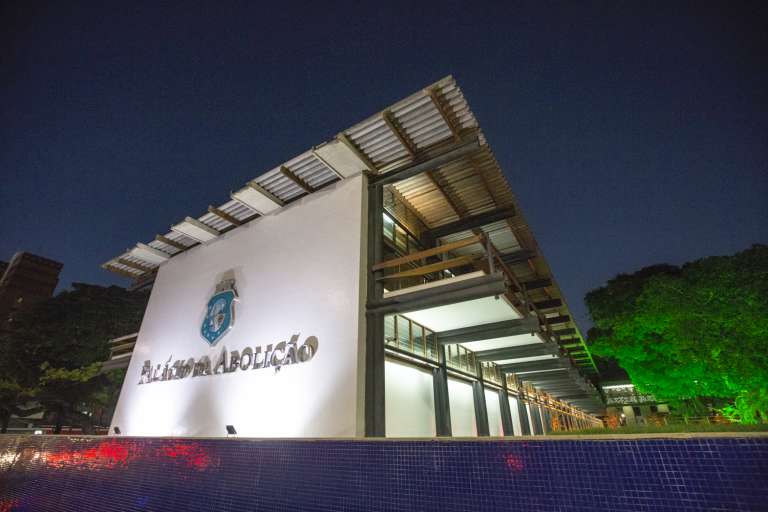 Ceará terá horário de expediente reduzido em dia de jogo da Seleção Brasileira