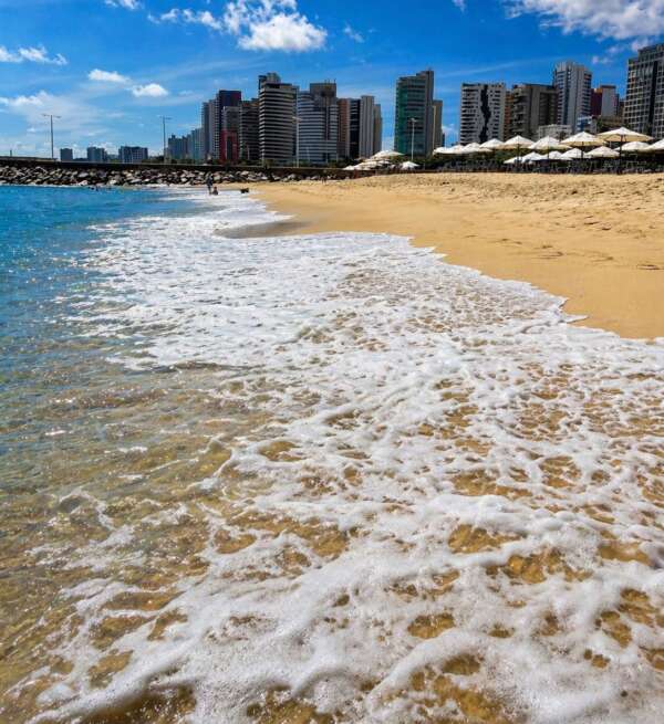 Fortaleza tem nove pontos adequados para banho de mar, informa Semace