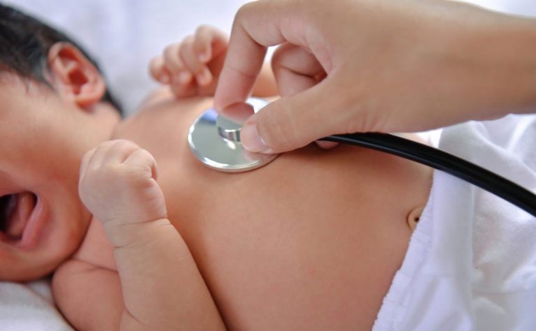 Cerca de 30 mil crianças nascem com cardiopatia congênita por ano no Brasil