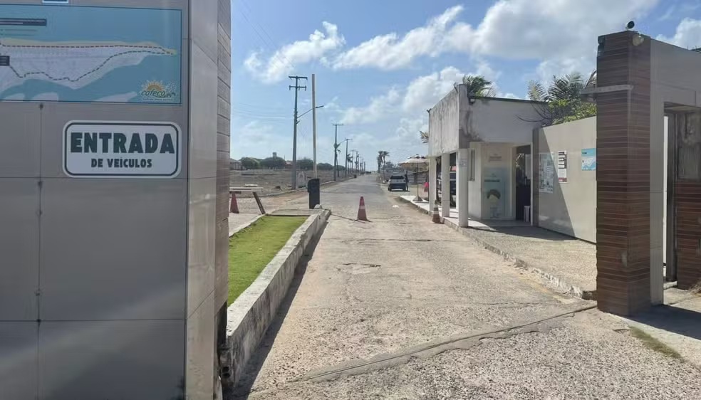 Decon multa empresas em R$ 226 mil por cobrança de acesso à Praia do Cofeco