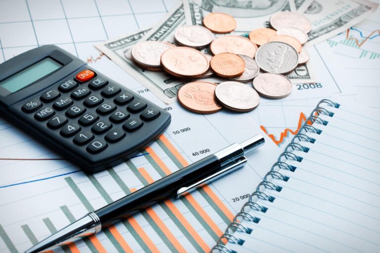 Brasileiros trabalharam 150 dias em 2026 apenas para pagar impostos