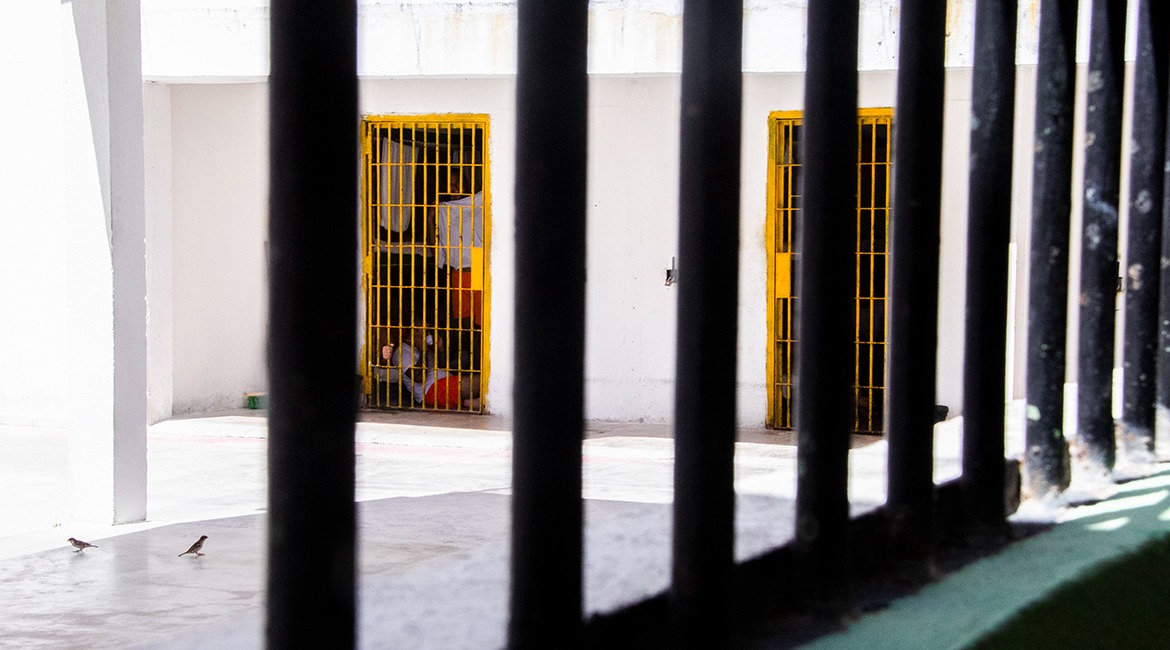 Justiça condena dupla por tráfico de drogas em presídio de Itaitinga