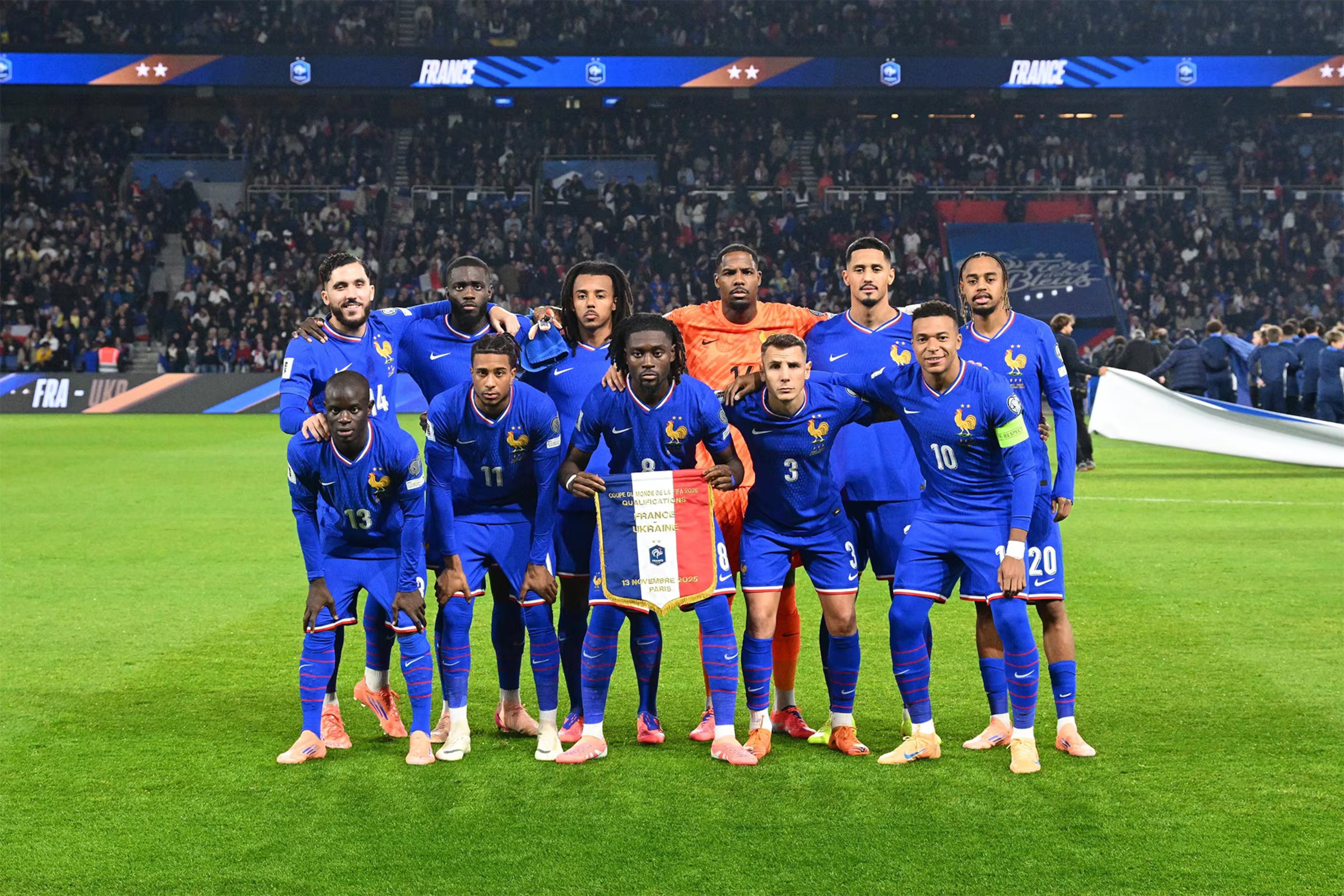 Ataques racistas contra Seleção Francesa mobilizam jogadores e autoridades
