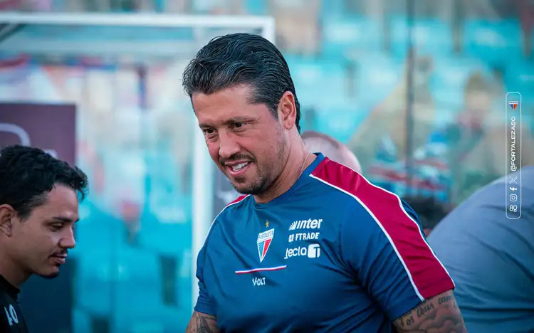 Thiago Carpini deixa o Fortaleza após 42 jogos na Série B