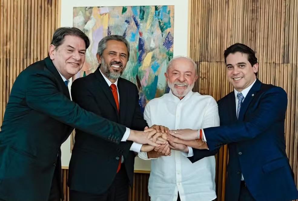 Elmano anuncia Cid Gomes ao Senado e Júnior Mano como suplente
