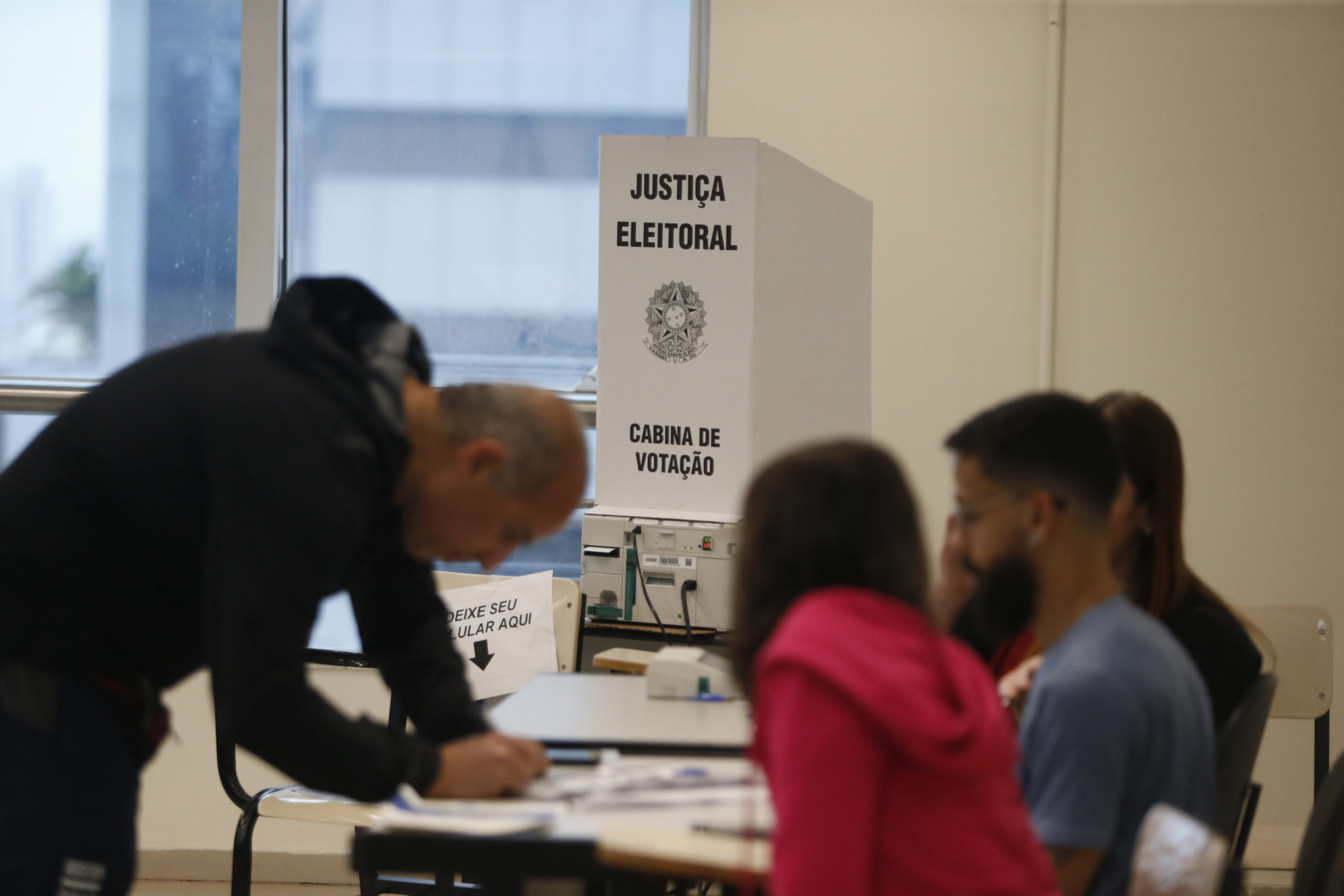 São Paulo (SP), 27/10/2024 - Eleitores comparecem para votação no segundo turno das eleições para prefeito na UNIP Paraiso. Foto: Reprodução - Paulo Pinto/Agência Brasil