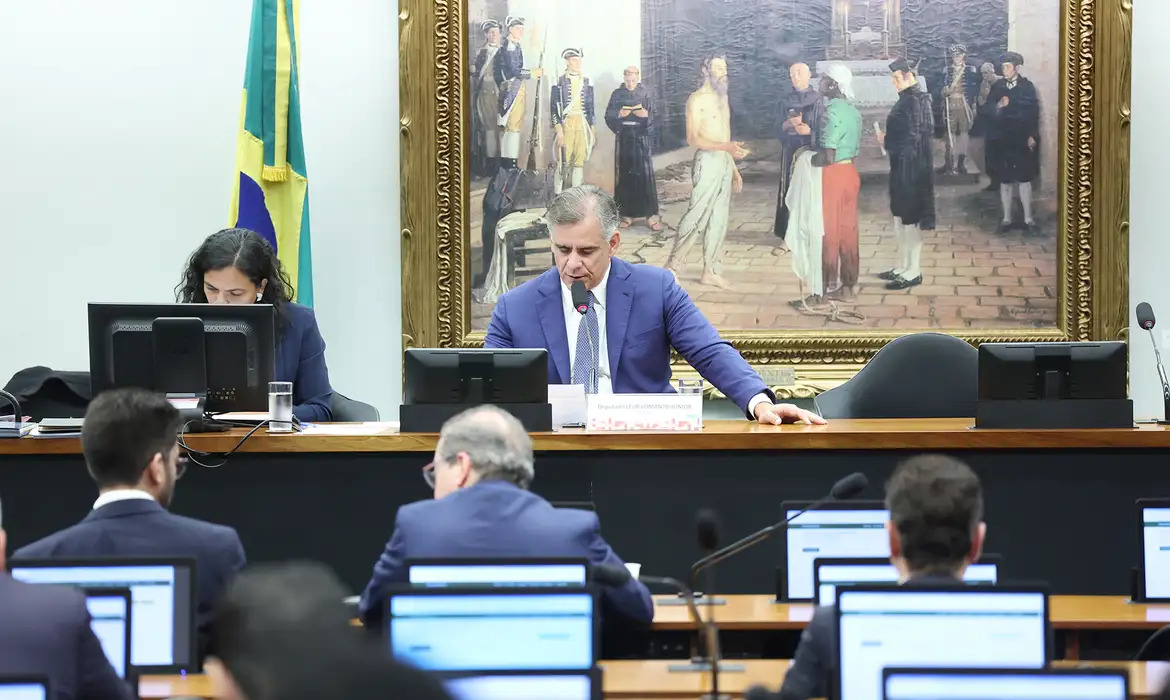 Comissão aprova proposta que altera punições disciplinares para juízes