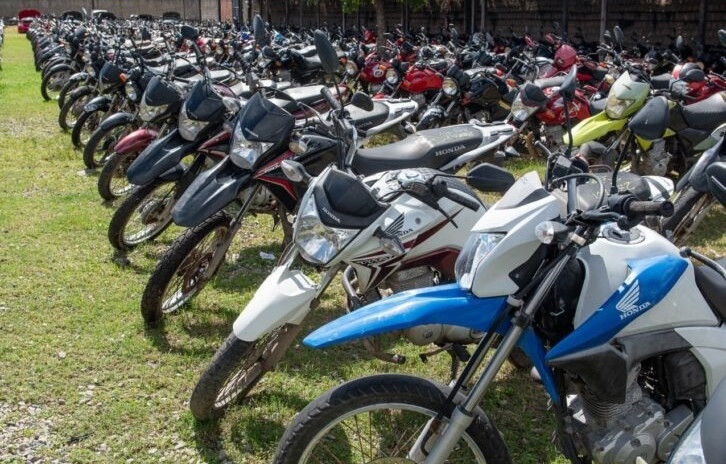 Mais de 1,5 mil lotes serão ofertados em leilão virtual do Detran