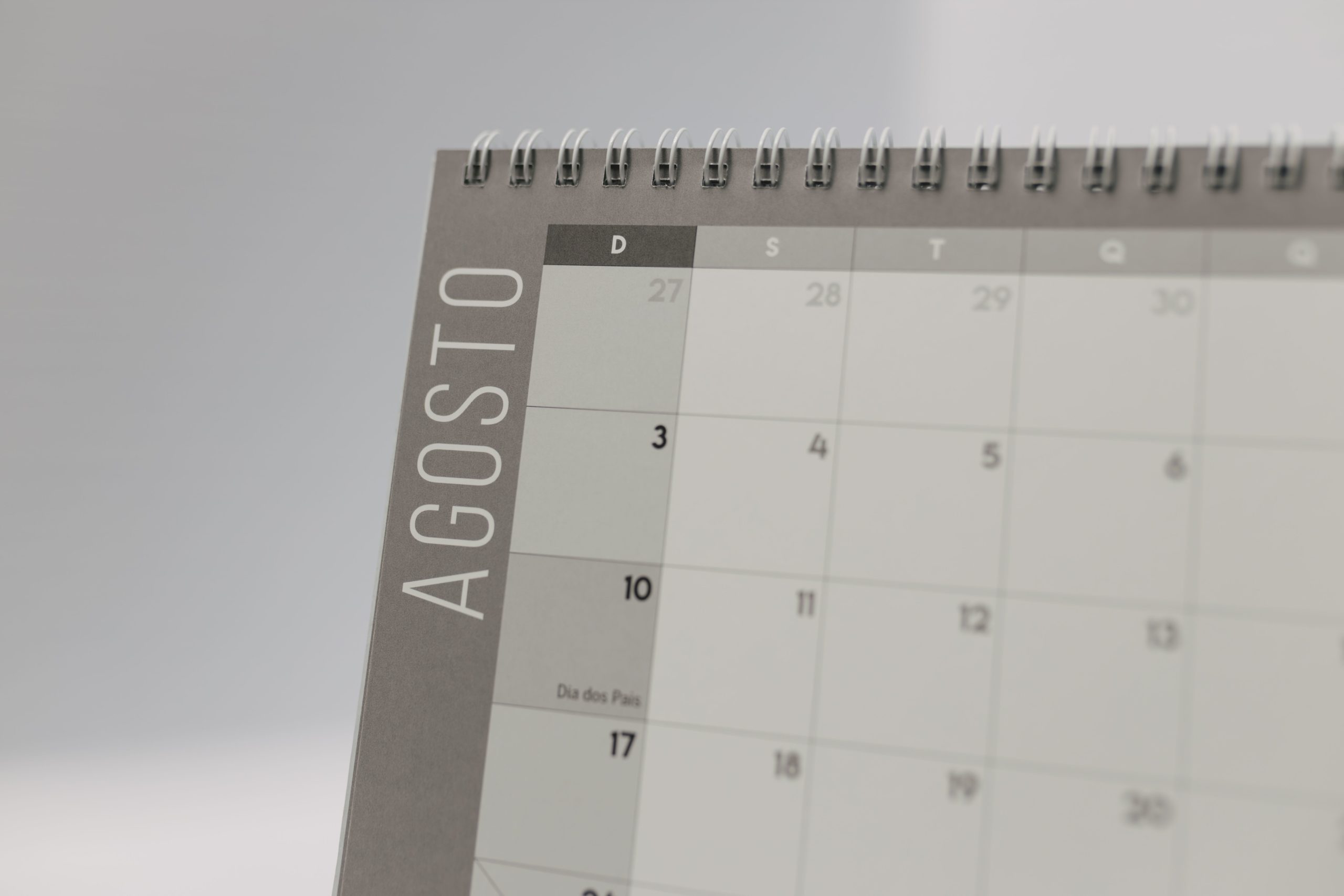 Calendário com o mês de agosto