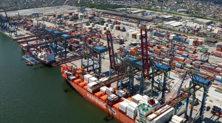Brasil registra maior valor da história em exportações e melhora contas externas