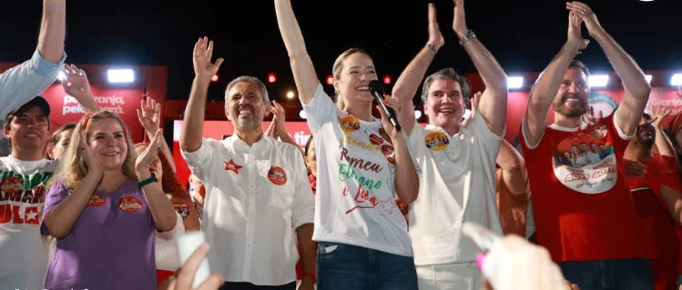 “Poderá ajudar Lula em Brasília”, diz Elmano sobre candidatura de Tainah Marinho