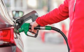 Governo prorroga subsídio de R$ 2,12 por litro ao diesel