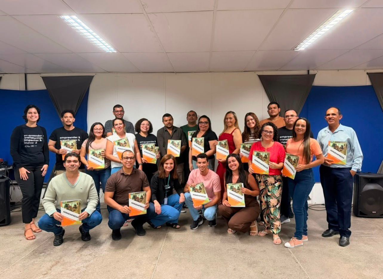 Professores da rede estadual recebem formação para projeto de miniempresas