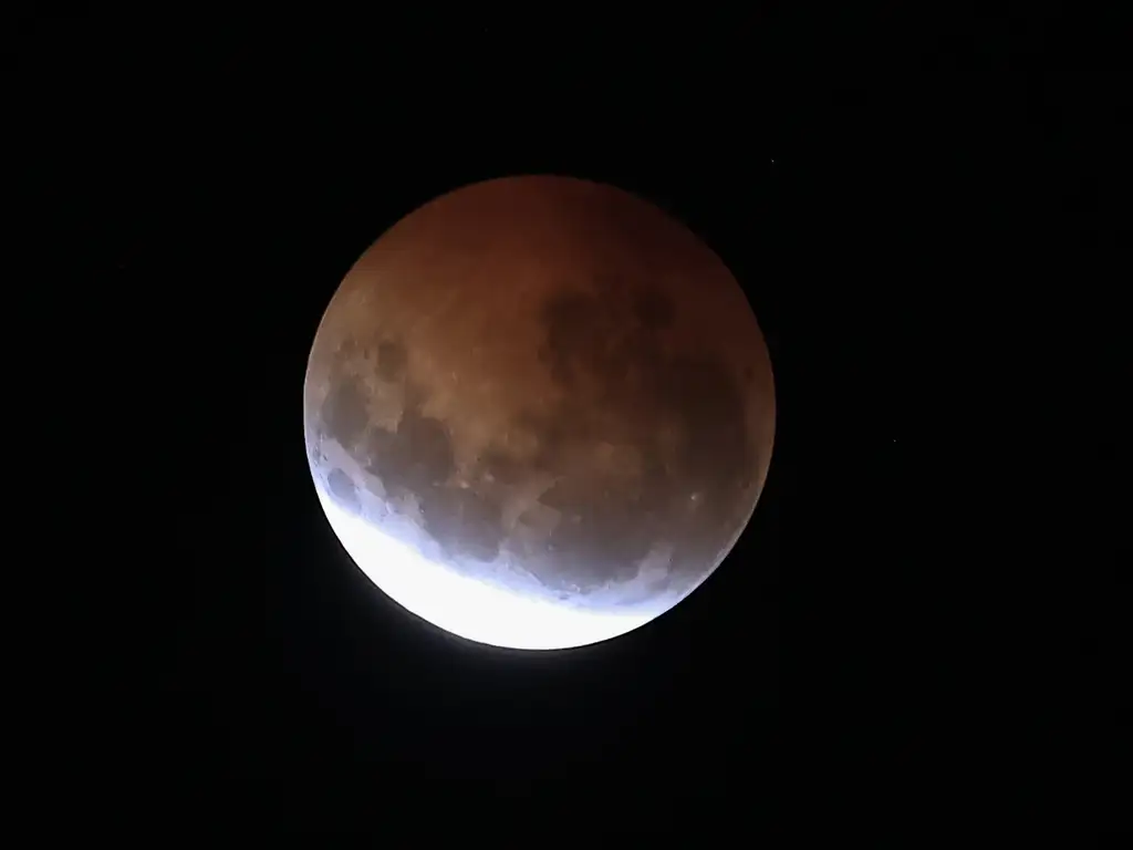 Eclipse lunar parcial | Foto: Reprodução - Paulo Pinto/Agência Brasil