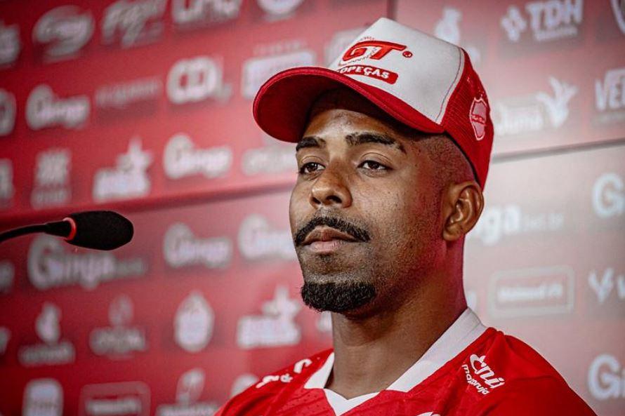 Ex-Fortaleza, jogador do Vasco é alvo de operação contra organização criminosa