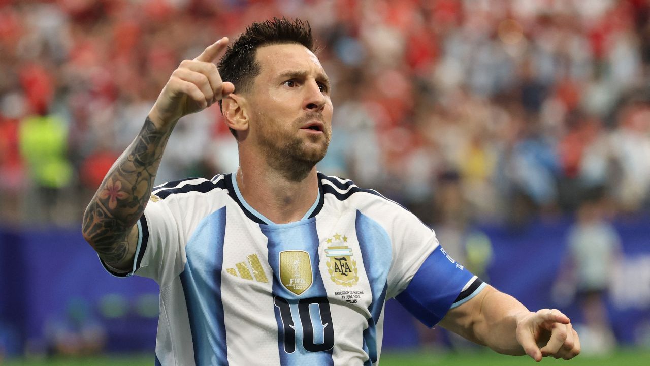 “Não sei como seguir”, diz Messi sobre continuar no futebol após morte do pai