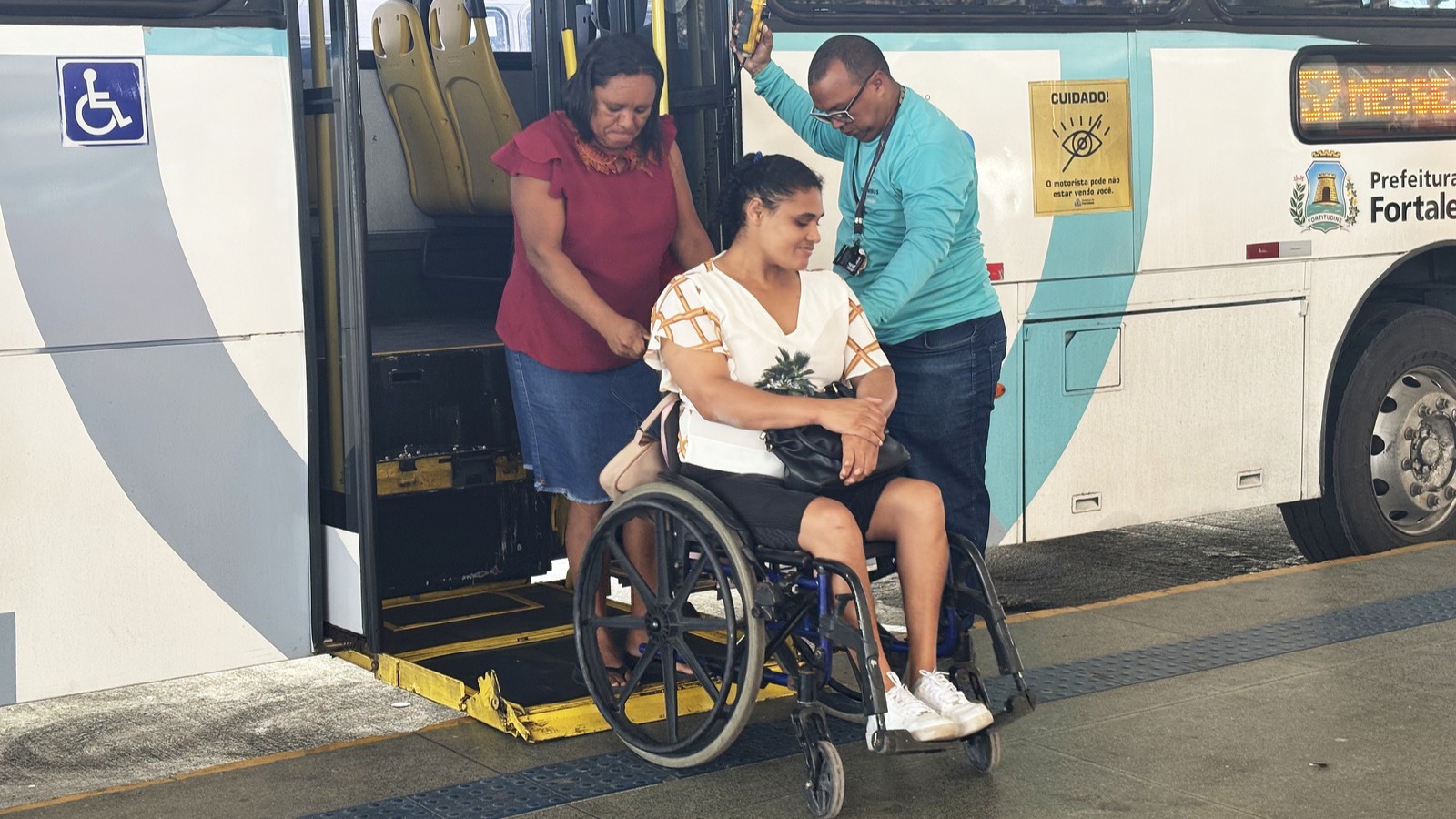 Etufor começa troca de cartão para pessoas com deficiência em Fortaleza