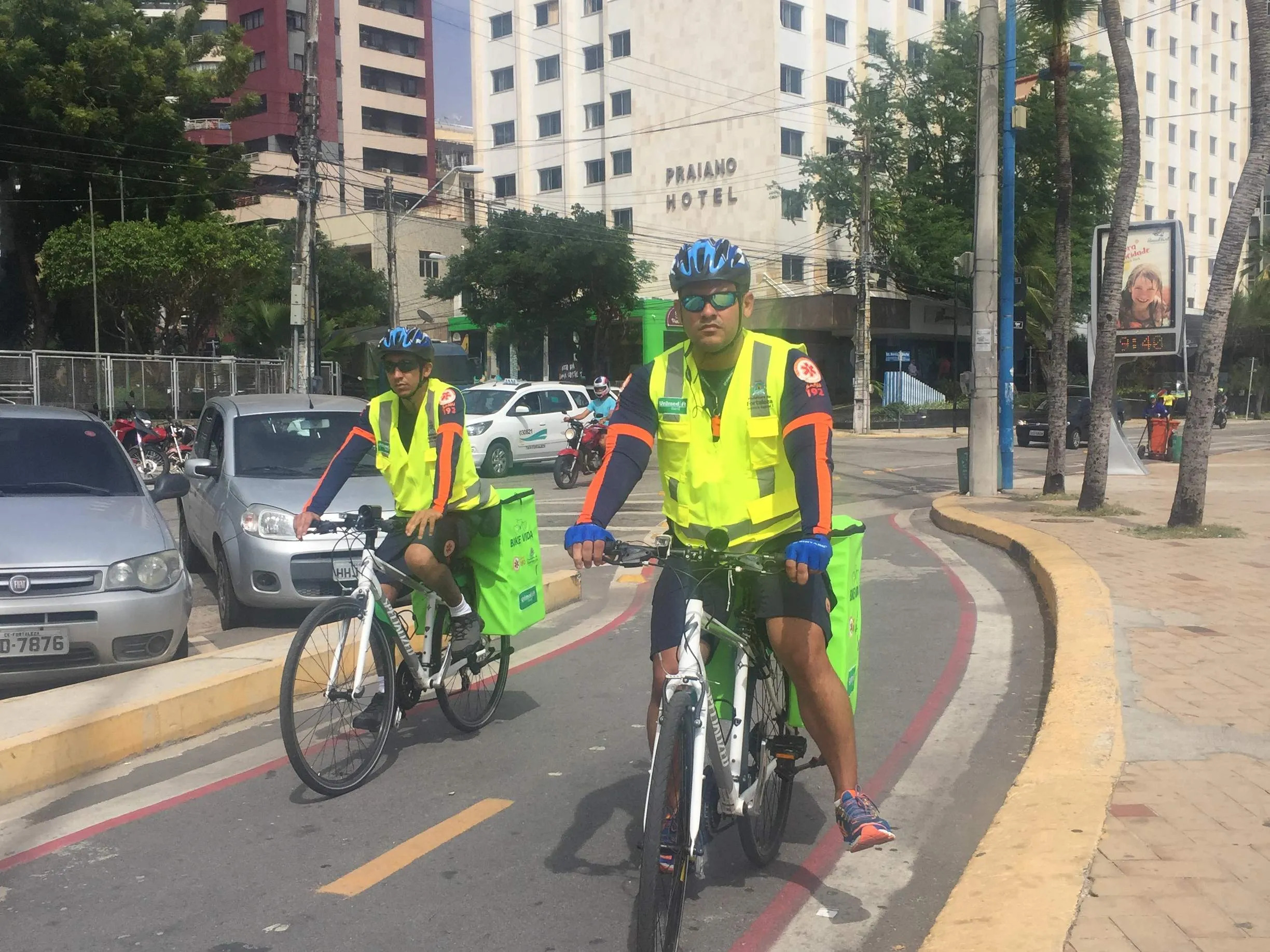 Fortaleza investe em bicicletas elétricas para agilizar atendimento na Beira-Mar 
