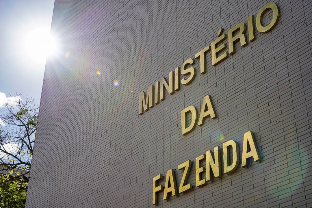 Ministério da Fazenda prevê PIB menor e inflação mais alta em 2027