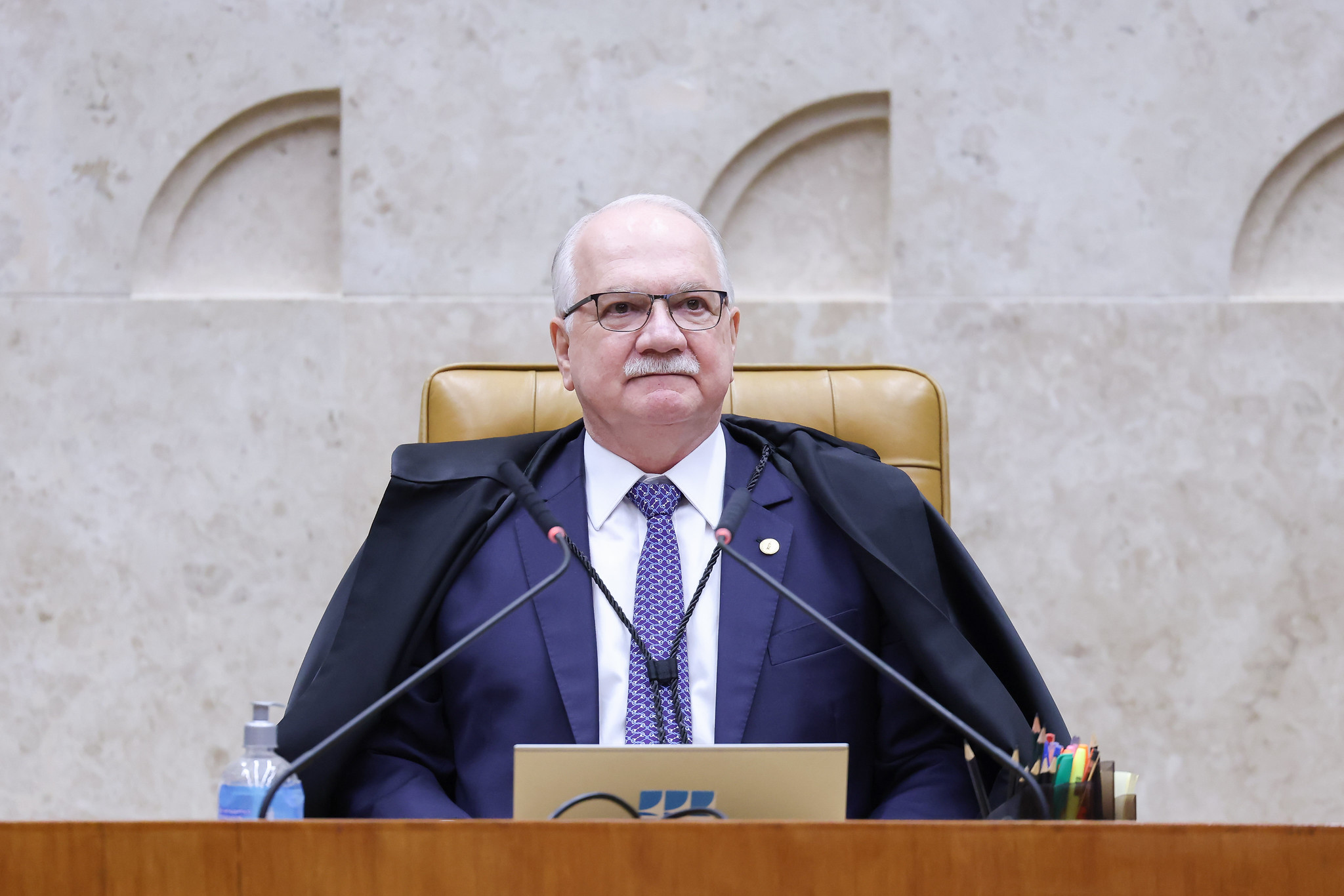 Fachin se manifesta após mensagens entre Vorcaro e Moraes