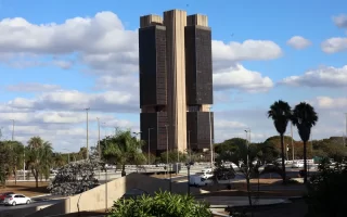 Economistas contestam cortes de gastos como solução para dívida pública brasileira
