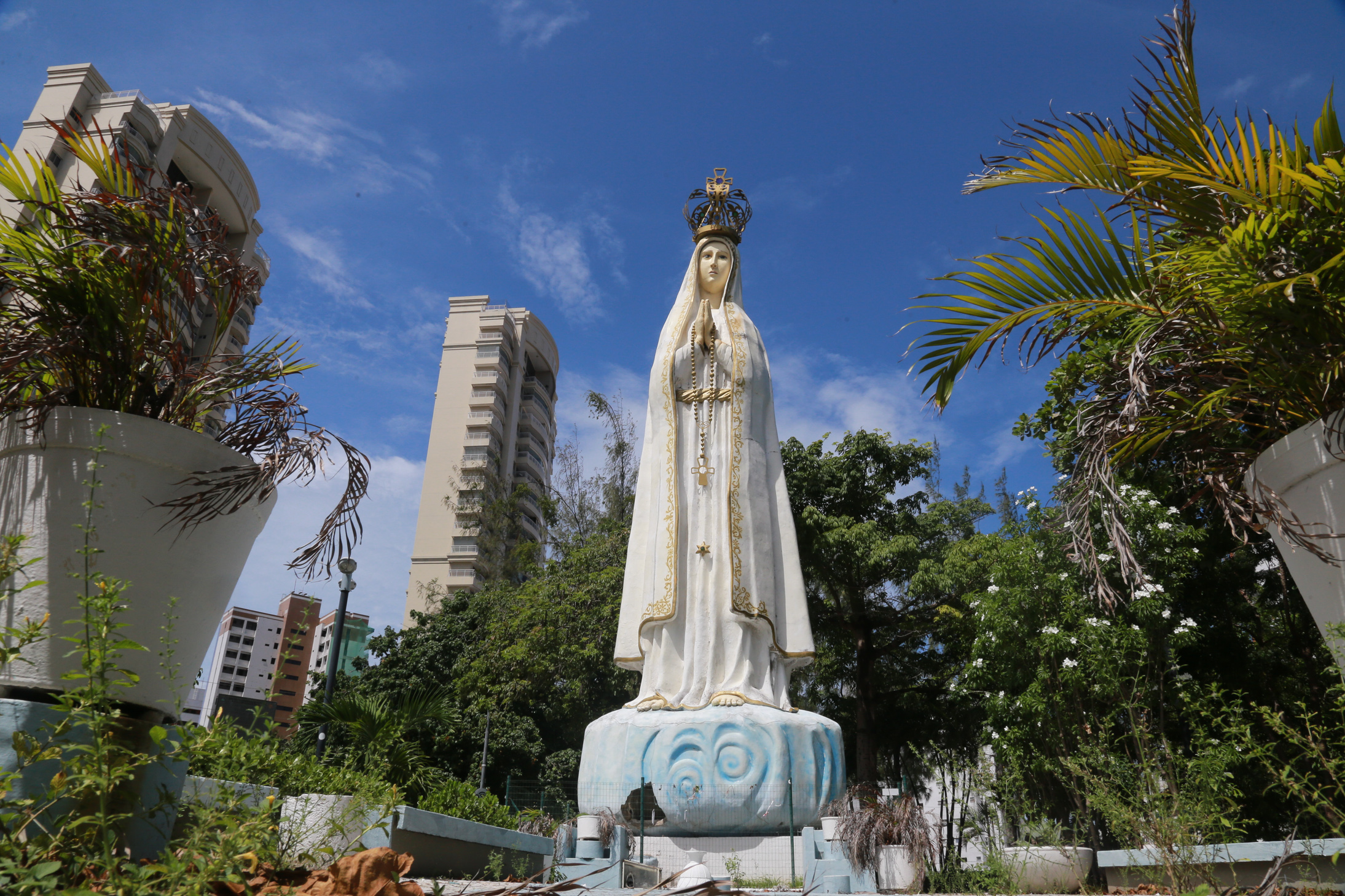 Estátua de Nossa Senhora de Fátima, localizada na Avenida 13 de Maio | Foto: Reprodução - Kiko Silva/Prefeitura de Fortaleza