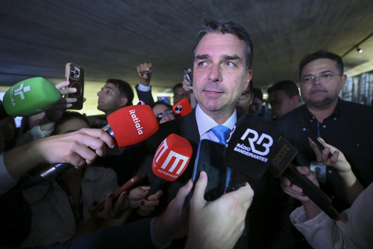 Pedido de anulação: o que Flávio Bolsonaro precisa provar e quais são os próximos passos na Justiça