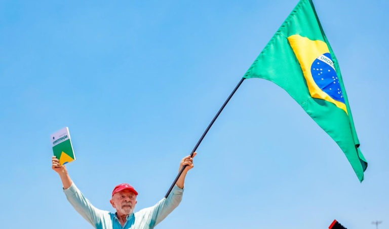 Lula tomará posse em 5 de janeiro