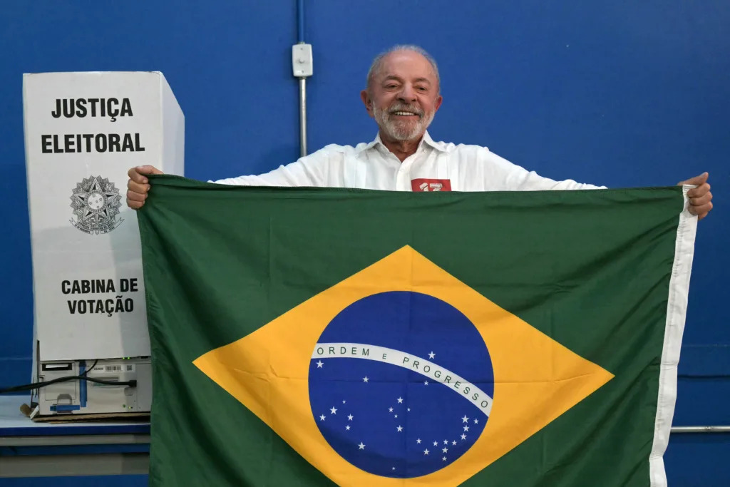 Eleições 2026: Lula vota em São Paulo e Flávio Bolsonaro no Rio de Janeiro 