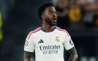 Vini Jr. cai uma posição e termina em 17º na Bola de Ouro 2026