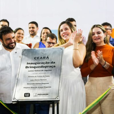 Em Jaguaribe, Governo do Ceará inaugura ginásio poliesportivo, areninha e brinquedopraça