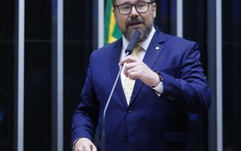 Deputado propõe transferir feriados para domingos