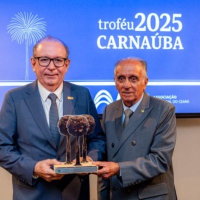 Ricardo Cavalcante recebe Troféu Carnaúba por destaque na indústria